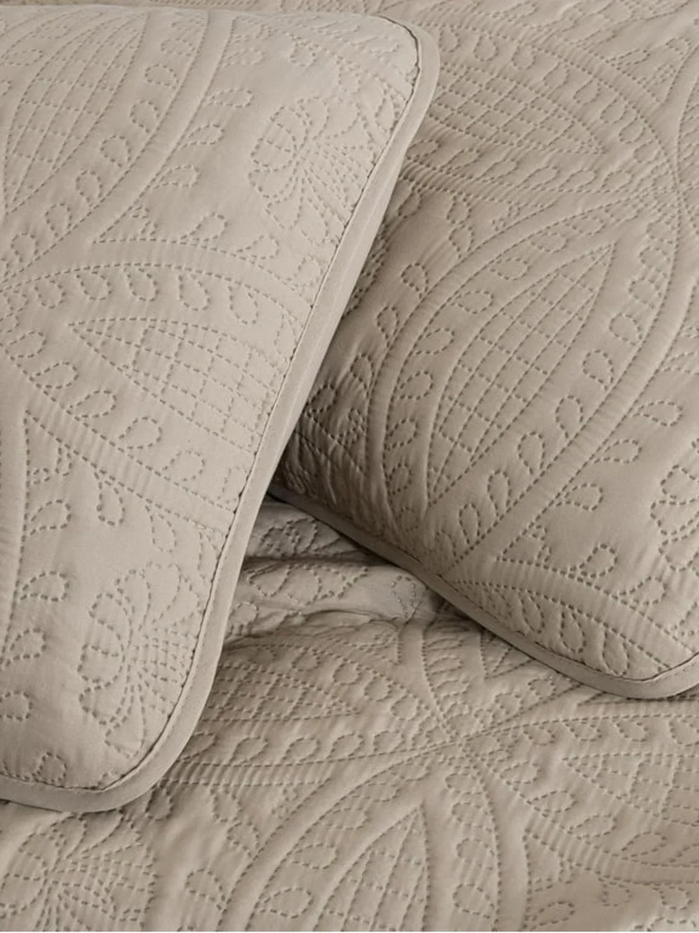 Beige Quilted king 3 piece Bedspread Set